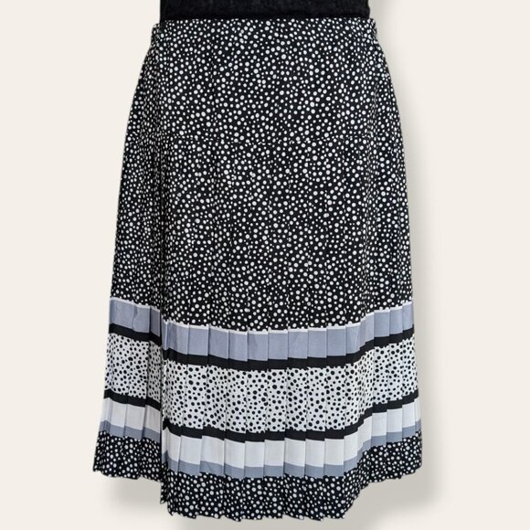 Pleated Polka Dot Skirt & Matching Scarf - Picture 4 of 6